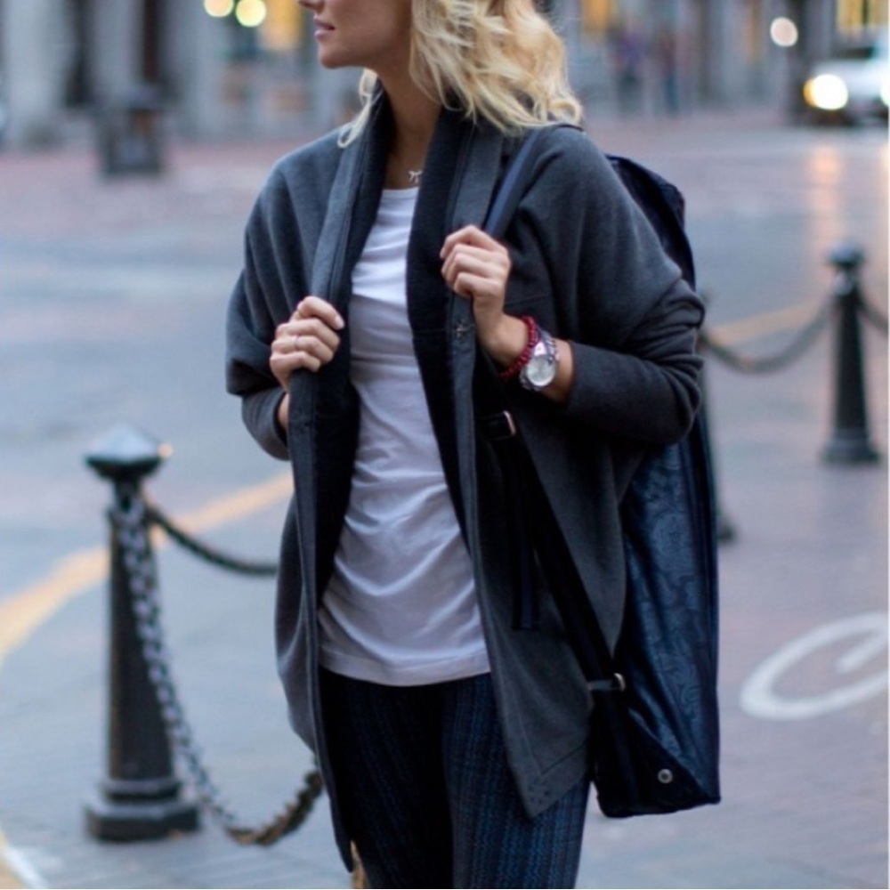 Lululemon It Makes Two Wrap Heathered Black Gray Fleece Open Front